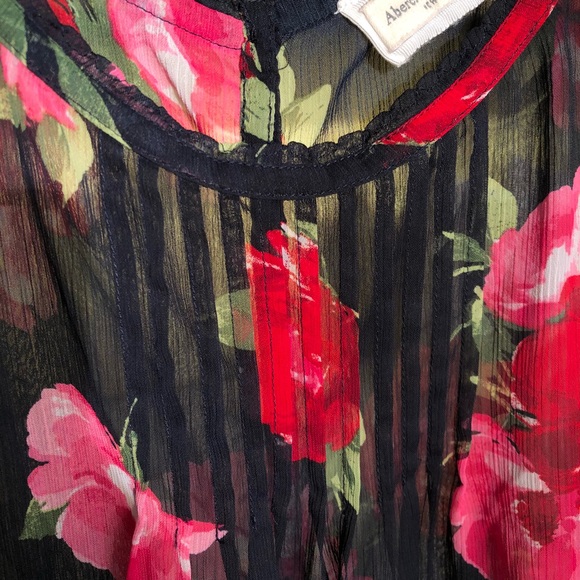 Sheer Floral Top - Picture 3 of 7